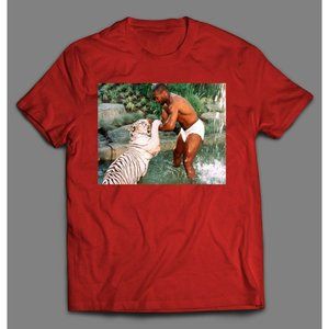 MIKE TYSON WRESTLING WITH TIGER PHOTO *SHIRT*
